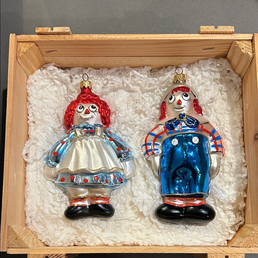 Kurt Adler Polonaise Raggedy Ann & Andy Glass Christmas Ornament in Wood Box. - Picture 2 of 3